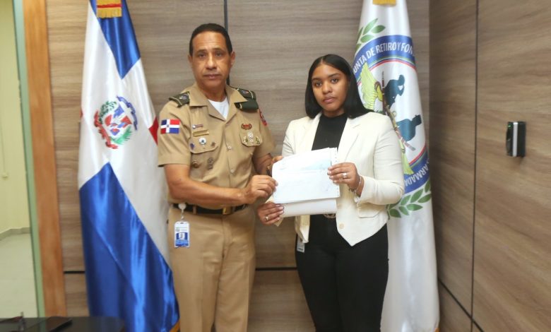 Militares en retiro reciben pagos retroactivos