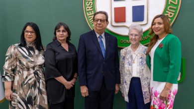 Photo of UNPHU reconoce trayectoria de Ines Aizpún y Sor Leonor Gibb en el país .